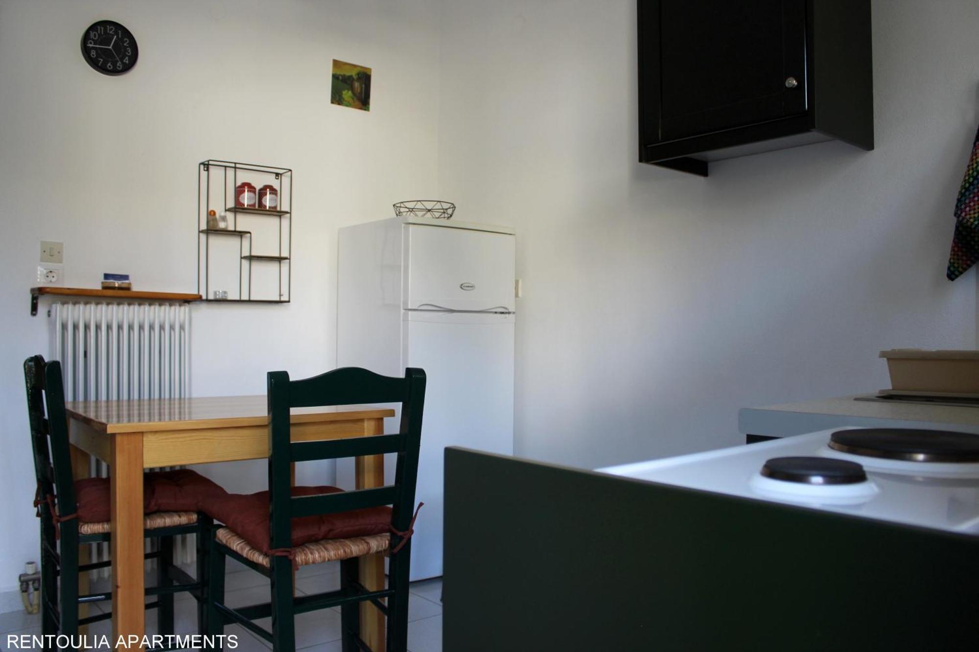 Rentoulia Apartments พูลิธรา ภายนอก รูปภาพ